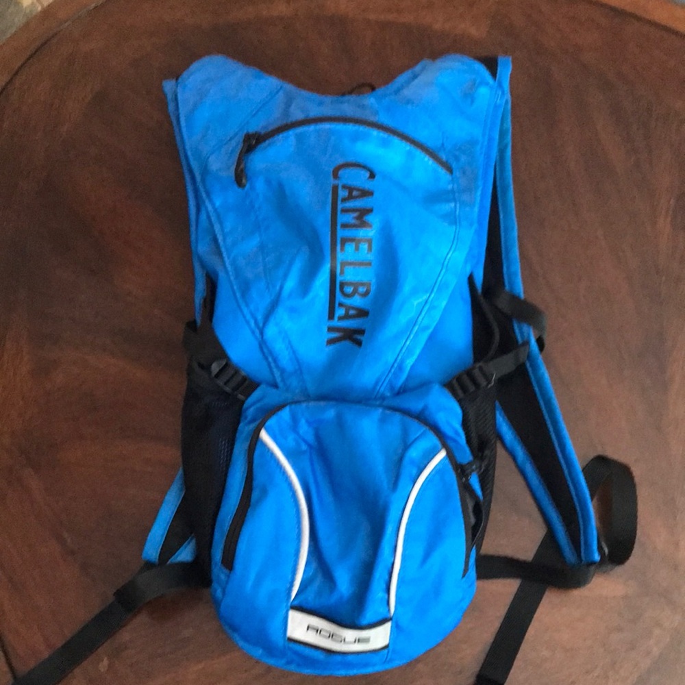 Camelback rogue 2.5 liter hydration pack